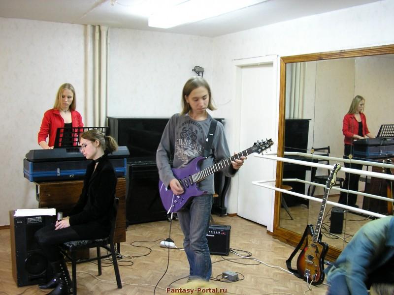 Niebiesnaia_Slieza_Anghiela_Sieldar_-_riepietitsiia.jpg Niebiesnaia_Slieza_Anghiela_Sieldar_-_riepietitsiia.jpg